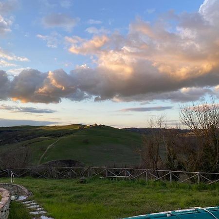 La Casina Di Helen Apartment Montalcino Luaran gambar