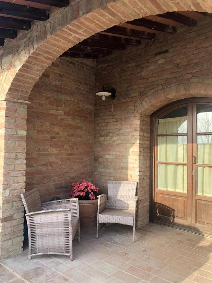 La Casina Di Helen Apartment Montalcino Luaran gambar