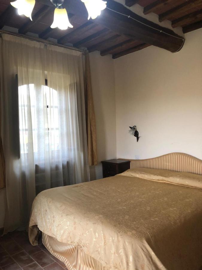 La Casina Di Helen Apartment Montalcino Luaran gambar