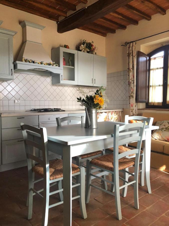 La Casina Di Helen Apartment Montalcino Luaran gambar